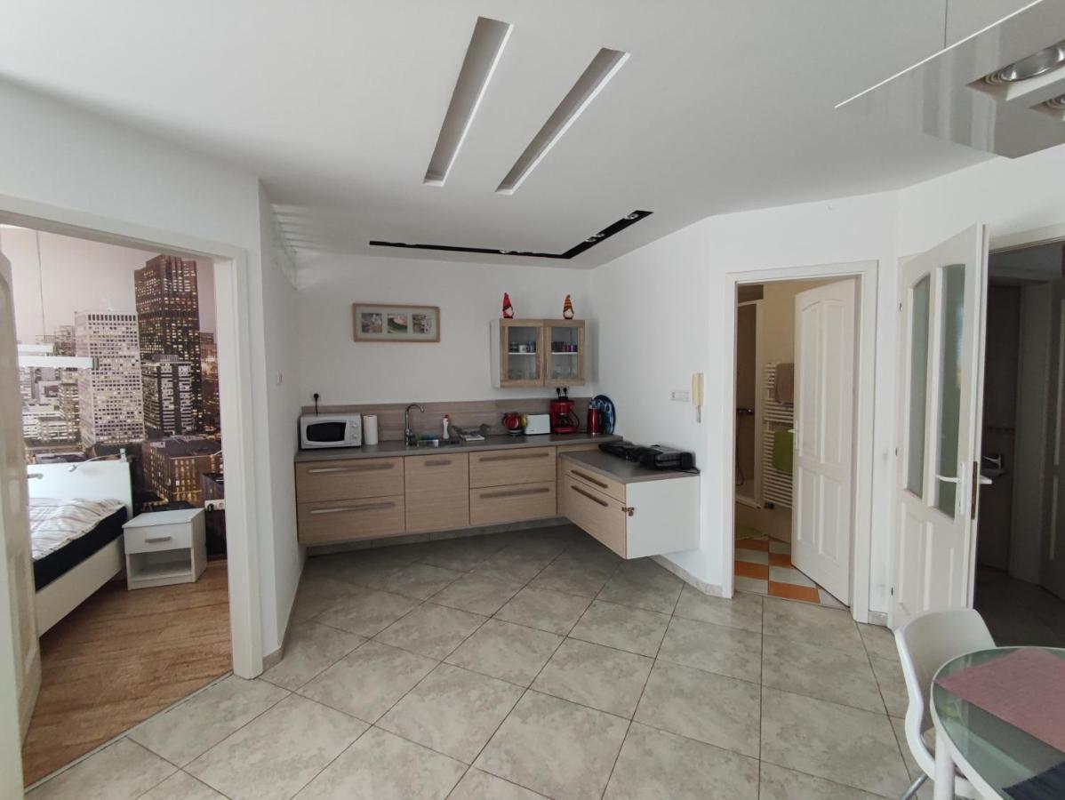 City Center Apartman Zalaegerszeg Exteriör bild