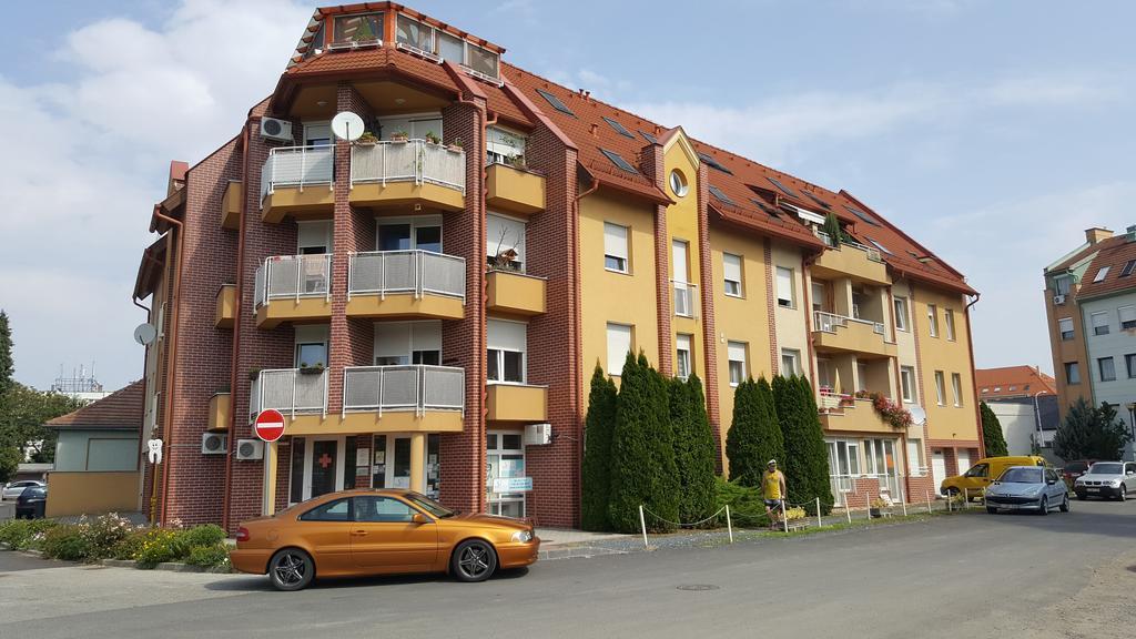 City Center Apartman Zalaegerszeg Exteriör bild
